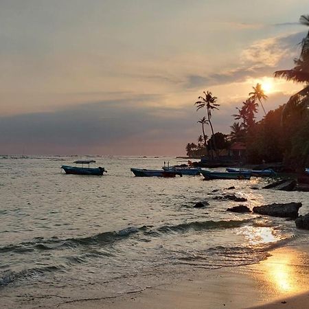 ホテル Beach Paradise マータラ エクステリア 写真
